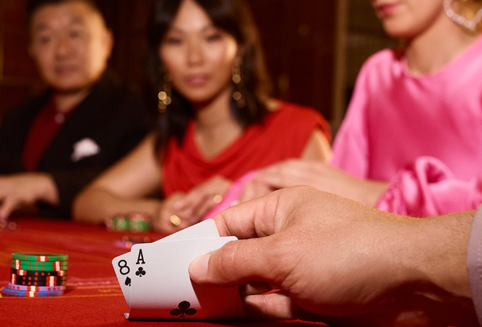 HHPOKER：德州扑克高手的竞技场